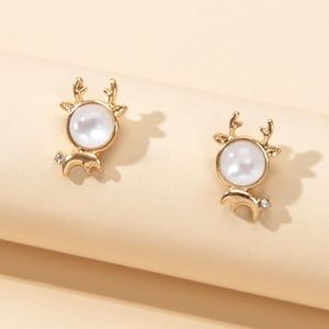 Rhinestone Reindeer Shaped Stud Earrings